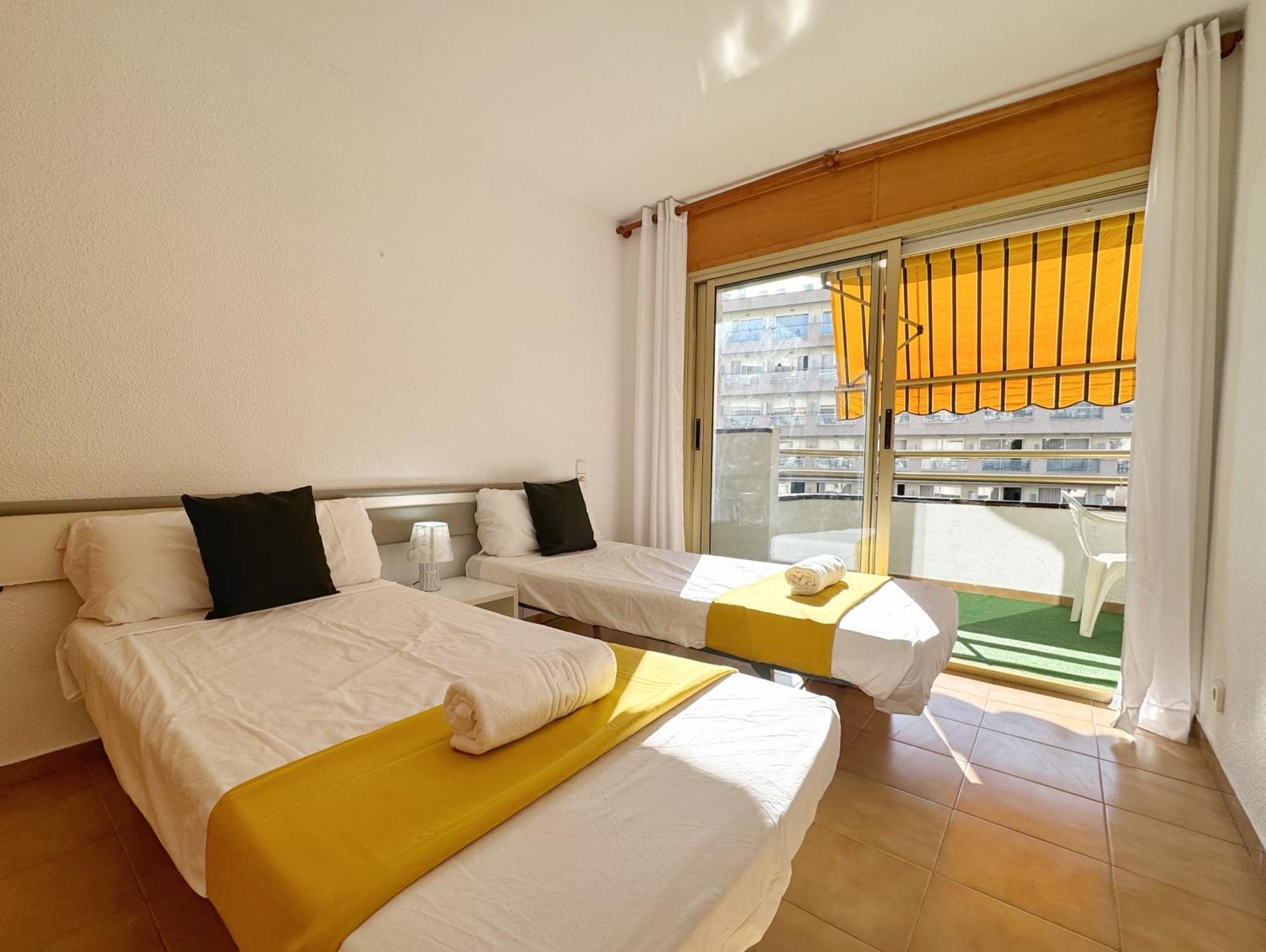 Domuum Holidays - Cordoba Apartment Salou Bagian luar foto